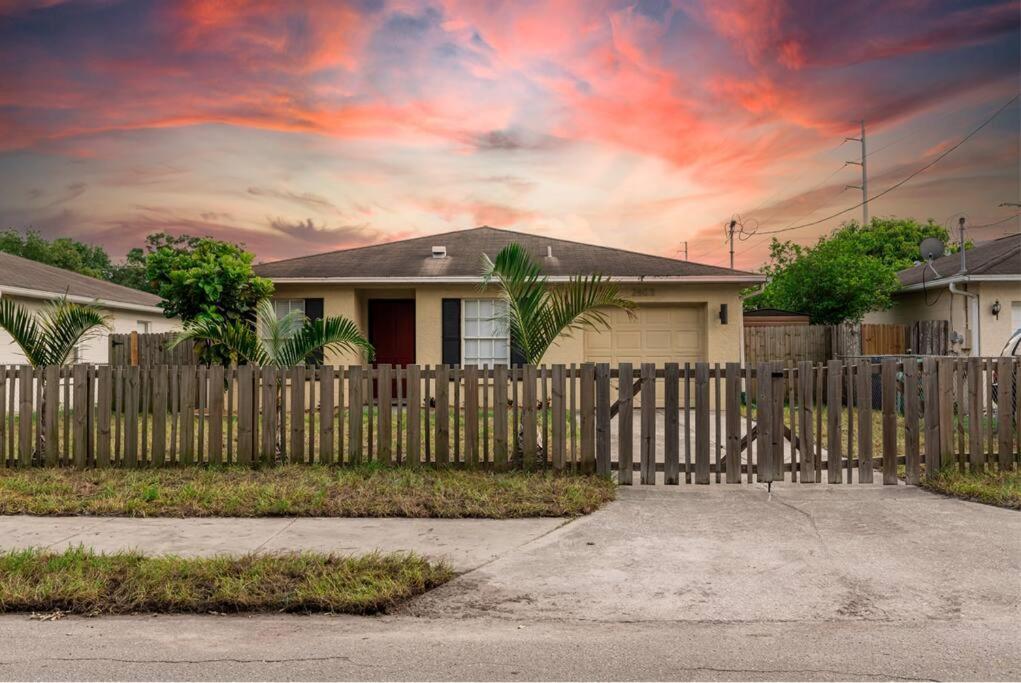Upscale Ybor House With Outdoor Living Space Tampa Buitenkant foto